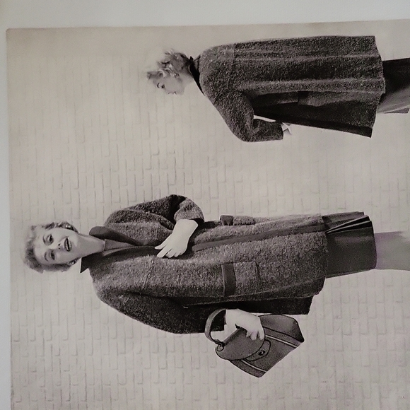 The New Looped Mohair Hand-Knit Fashions 1958 Volume 43 - Picture 9 of 12